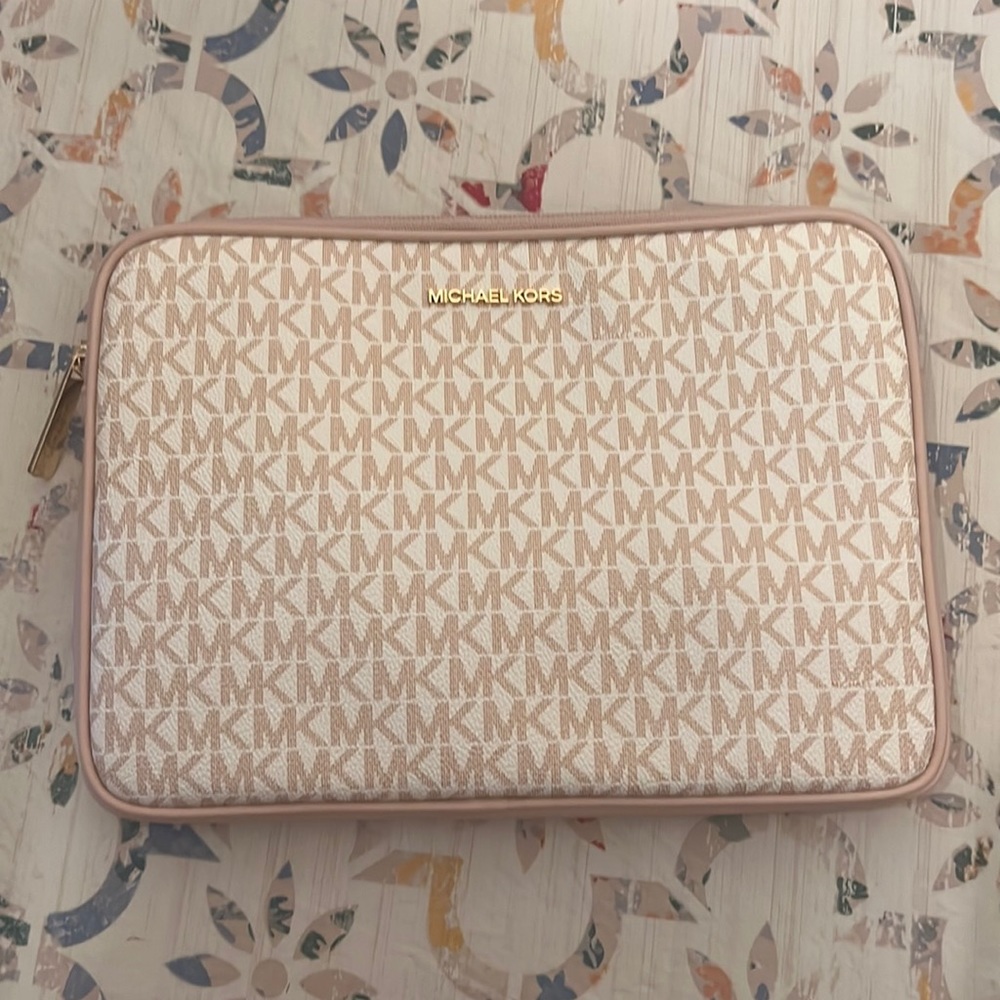 Michael Kors Zip Clutch, Blush